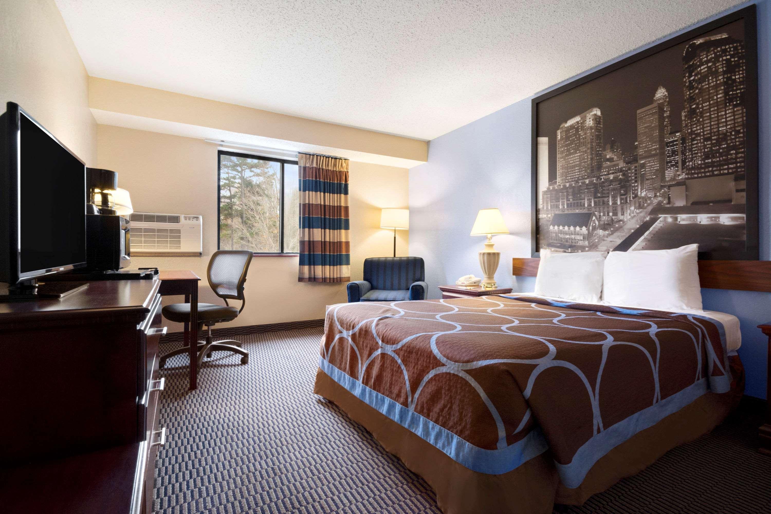 Super 8 By Wyndham Charlotte University Exterior foto