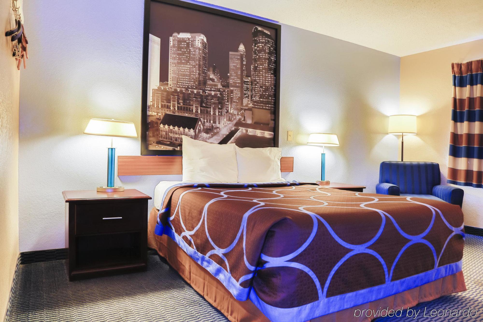 Super 8 By Wyndham Charlotte University Exterior foto